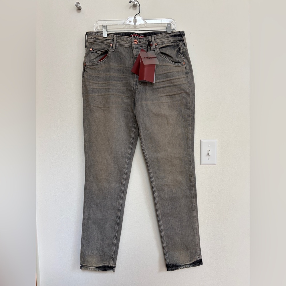 Men's BNWT tapered VAYDER jeans Size 32